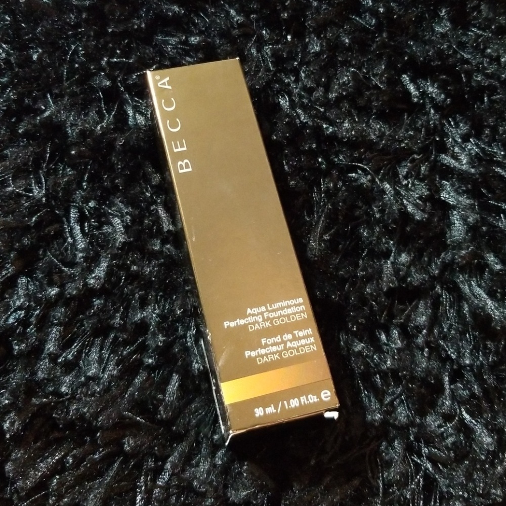BECCA AQUA LUMINOUS PERFECTING FOUNDATION